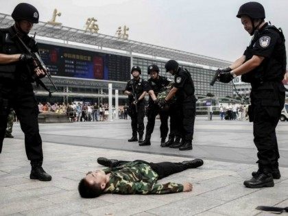 police anti-terrorism exercise in China (REUTERS/STRINGER)