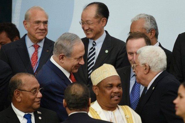 netanyahu meets abbas in paris