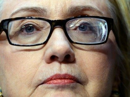 GettyImages-159924056 hillary glasses 2