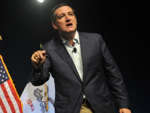 DES MOINES, IA-SEPTEMBER 19: Republican presidential hopeful Sen. Ted Cruz (R-TX) speaks at the Iowa Faith & Freedom Coalition 15th Annual Family Banquet and Presidential Forum at the Iowa State Fairgrounds in Des Moines, Iowa, Saturday, Sept. 19, 2015. (Photo by Steve Pope/Getty Images)