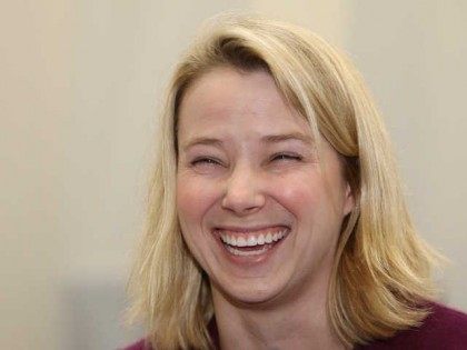 marissa-mayer-is-trying-to-woo-apple-into-making-yahoo-the-default-search-engine-on-the-ip