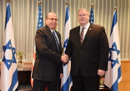 Ya'alon with US Deputy Secretary of Defense, Robert Work.