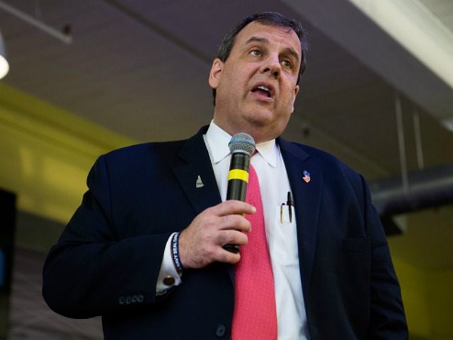 : Republican Presidential candidate New Jersey Governor Chris Christie holds a town hall m