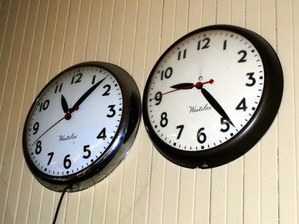 Clocks (Sam Leite / Flickr / CC / Cropped)