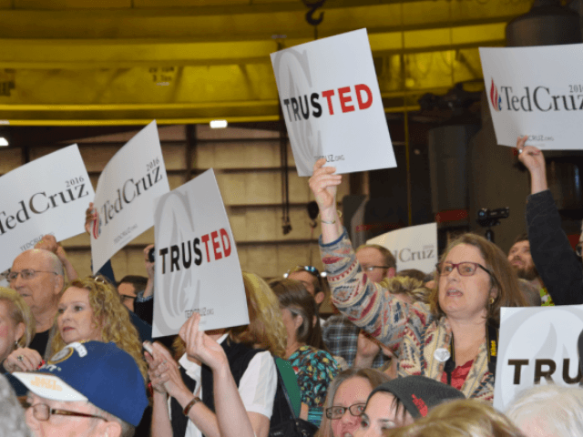 A packed room of nearly 1,000 supporters came out to support Ted Cruz and hear Governor Abbott's endorsement. (Photo: Breitbart Texas/Lana Shadwick)