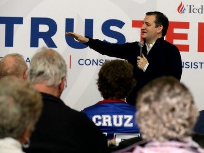 Republican presidential candidate, Sen. Ted Cruz, R-Texas, talks to supporters at Green Co
