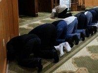 Muslim-prayer-Getty2-640x480