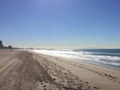 Santa Monica Beach (Joel Pollak : Breitbart News)