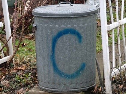 Trash can (takomabibelot / Flickr / CC / Cropped)