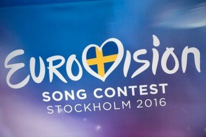 The presentation of scores will be split between national juries and viewers' votes under