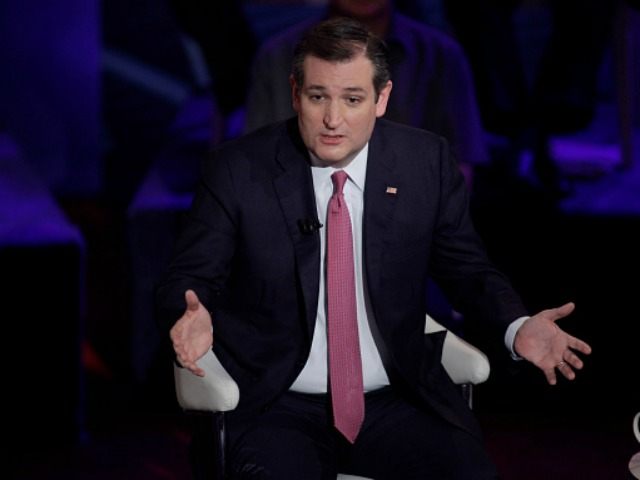 MILWAUKEE, WI - MARCH 29: Republican Presidential candidate U.S. Sen. Ted Cruz (R-TX) take