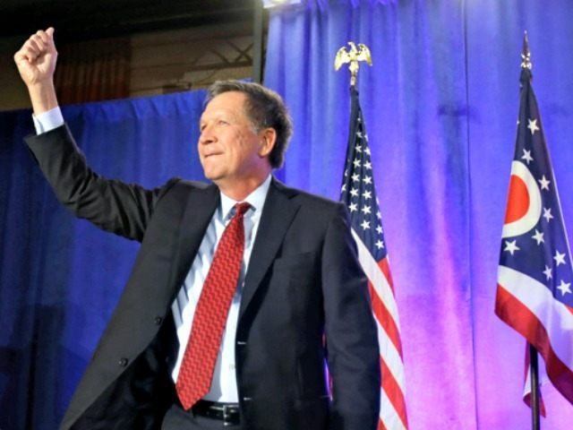 Ohio Governor John Kasich gives a thumbs up at the Ohio Republican Party celebration, Tues