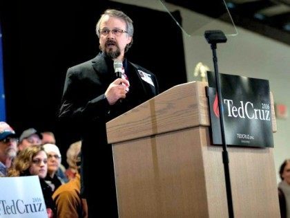 Pastor Tim Remington Ted Cruz rally Kathy Plonka, AP