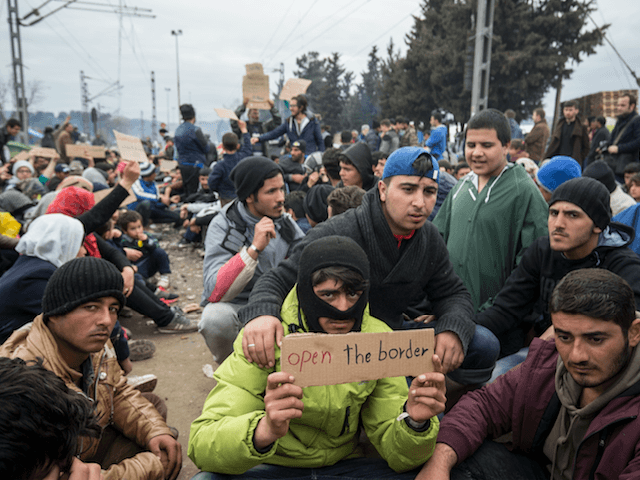 Migrants Greece Macedonia