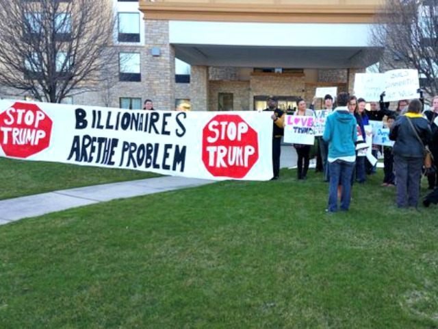 anti-Trump Protesters Janesville, WI wkow