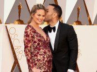 HOLLYWOOD, CA - FEBRUARY 28: Model Chrissy Teigen and musician John Legend attend the 88th Annual Academy Awards at Hollywood & Highland Center on February 28, 2016 in Hollywood, California. (Photo by Todd Williamson/Getty Images)