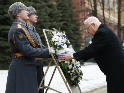 Israeli President Reuven Rivlin attends a wreath-laying ceremony at the Tomb of the Unknown Soldier by the Kremlin Wall in Moscow, on March 16, 2016.