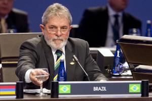 Brasil: Lula da Silva amplía la coalición para ganar elecciones