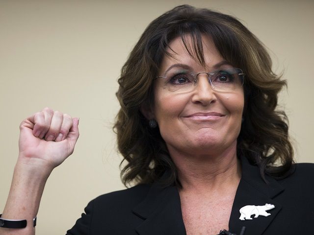 Sarah Palin, Seahawks Greats Team Up for Alaska Kids