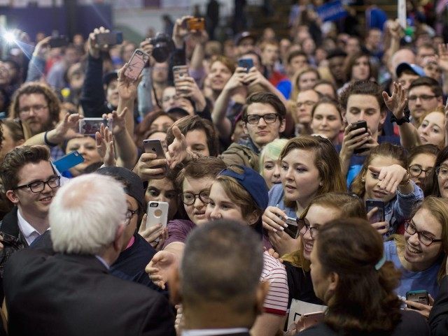 Bernie Sanders greets kids (Whitney Curtis / Getty)