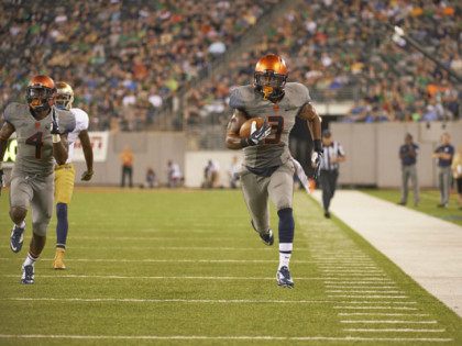 College Football: Syracuse Durell Eskridge (3) in action vs Notre Dame at MetLife Stadium.