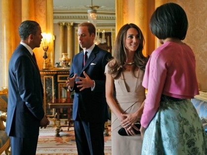 President Barack Obama (L) and US First Lady Michelle Obama (R) meet Britain's Prince
