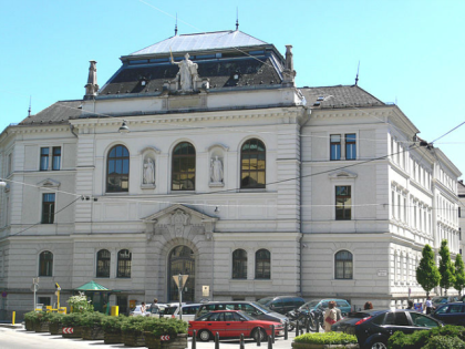 Salzburg_Justizgebäude_Kajetanerplatz