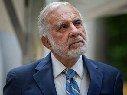 Billionaire activist investor Carl Icahn attends the Leveraged Finance Fights Melanoma charity event in New York, U.S., on Tuesday, May 19, 2015. Lyft Inc. is worth more than its recent $2 billion valuation, based on the $50 billion value of larger car-hailing rival Uber Technologies Inc., Icahn said, after he …