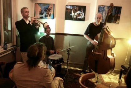 © AFP / by Jonah Mandel | The "Olden You Quartet" plays at the Beit Haamudim bar and jazz club during a concert in Tel Aviv