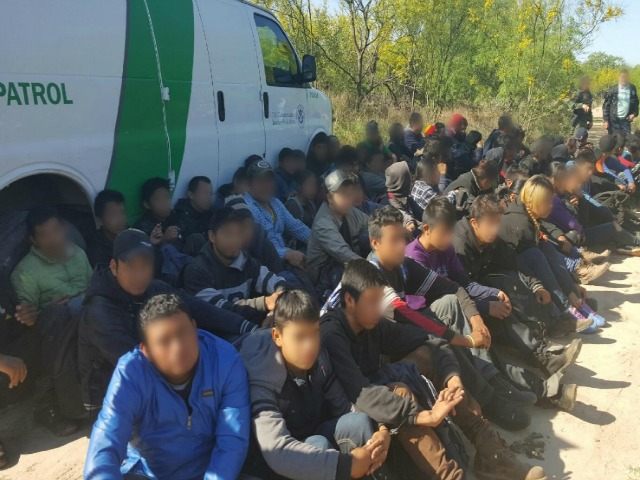 Authorities Arrest Group of 102 Illegal Aliens at Texas Border