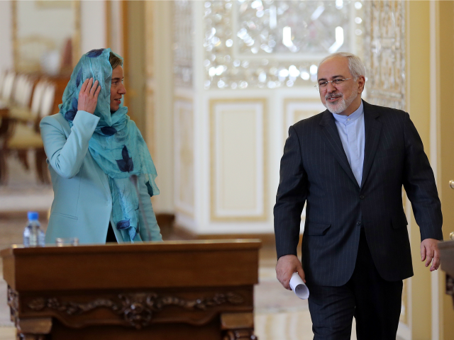 Iran's Foreign minister Mohammad Javad Zarif (R) and European Union High Representative fo
