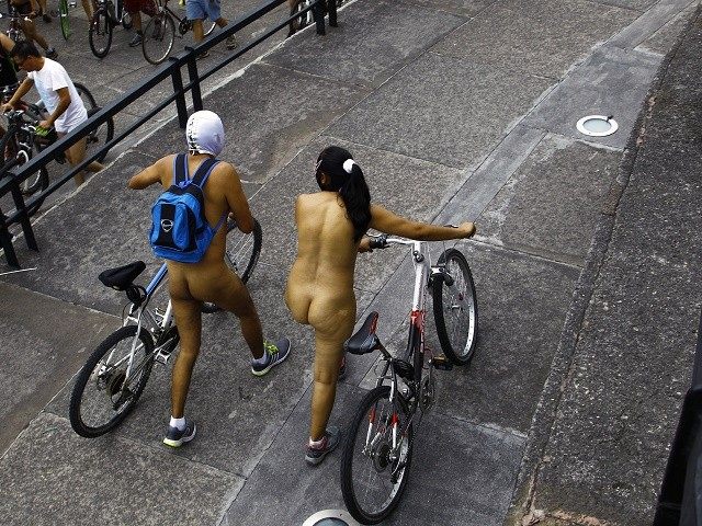 MEXICO-NAKED-CYCLISTS-PROTEST