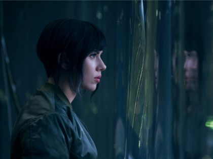 Scarlett Johansson Was Cast in an Asian Role and Twitter Went Crazy