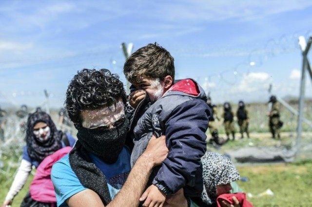 There are an estimated 11,000 migrants and refugees stranded at the flashpoint Idomeni cro