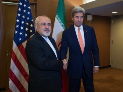 US Secretary of State John Kerry (R) with Iran's Foreign Minister Mohammad Javad Zarif, on April 19, 2016 at the UN in New York