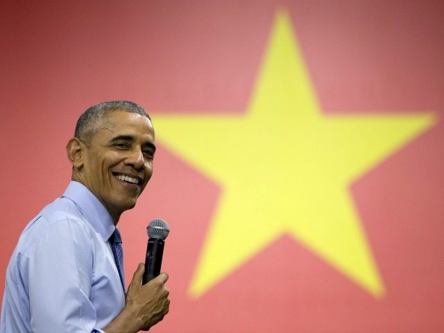 President Barack Obama pauses as he speaks to Vietnamese young people during the Young Sou