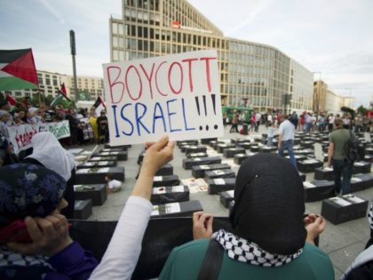 Protesters call for boycott of Israel