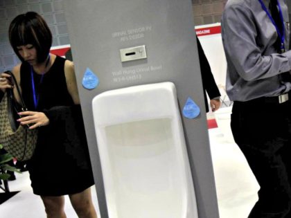 College Dorm Bathroom APWong Maye-E