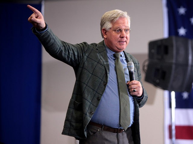 Glenn Beck speaking with supporters at a Nevada Courageous Conservatives rally with U.S. S