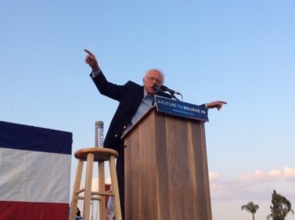 Bernie Sanders in Pomona (Adelle Nazarian / Breitbart)