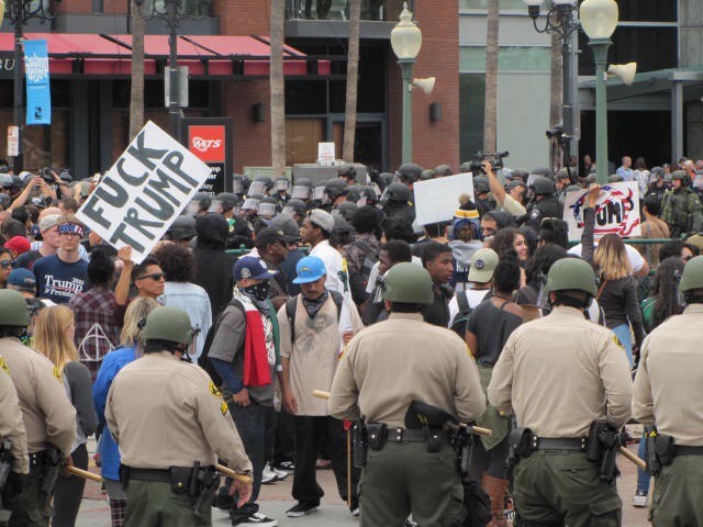 ‘F**k The Police’: Anti-Trump Protesters in San Diego | Breitbart