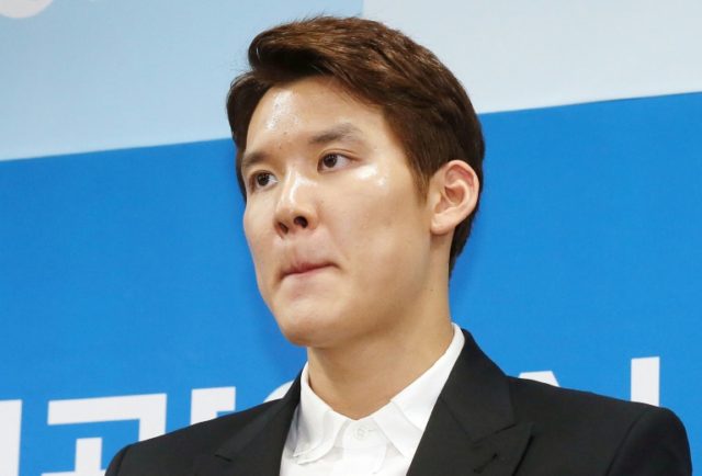 South Korean swimmer Park Tae-Hwan begged the Korean Olympic Committee (KOC) to allow him