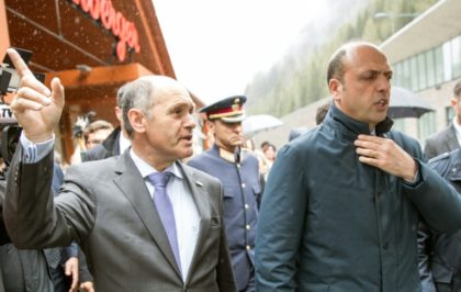 Austrian Interior Minister Wolfgang Sobotka (2ndL) and the Interior Minister of Italy Angelino Alfano visit Gries am Brenner on May 13, 2016
