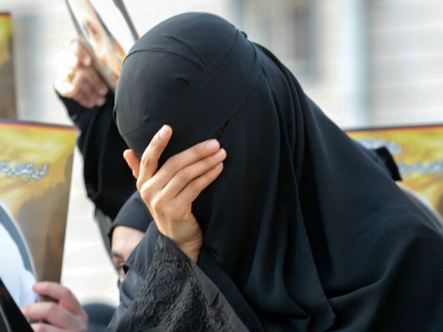 Saudi Shiite women react during a protest on January 8, 2016 in the eastern coastal city o