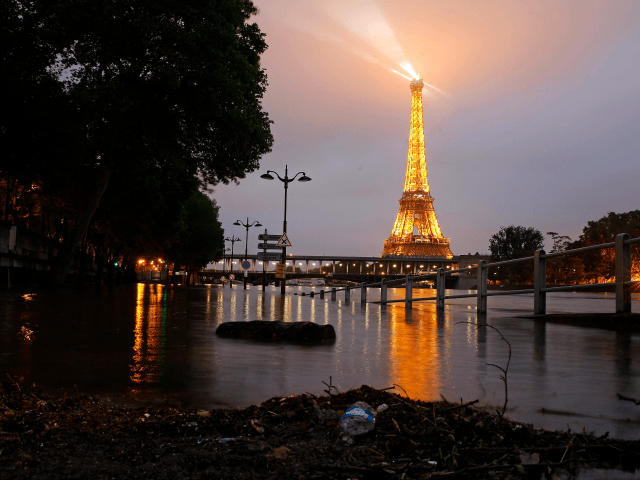 Pictures Paris Floods As Swollen Seine Reaches Peak Levels