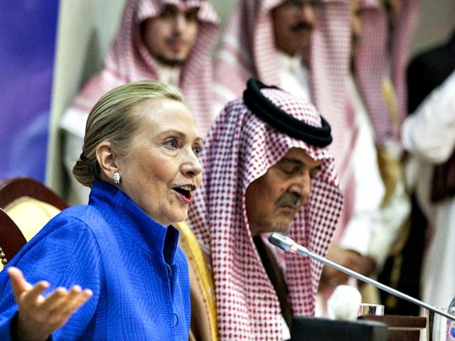 Hillary with Persian Gulf donors AP
