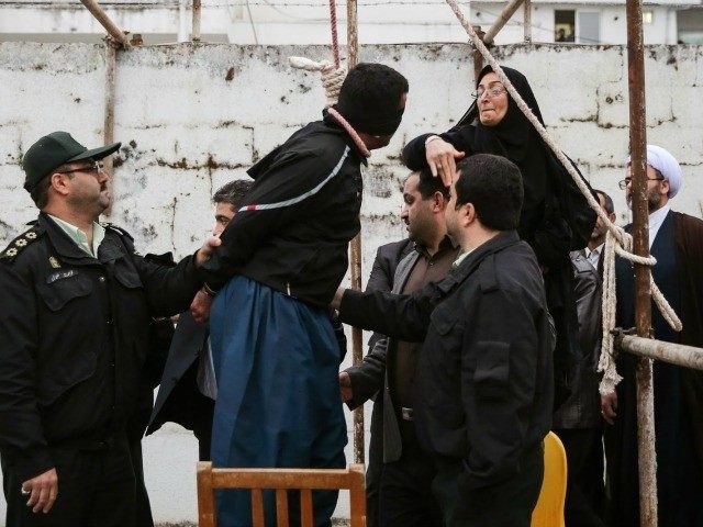 Iran-gallows-AP-640x480