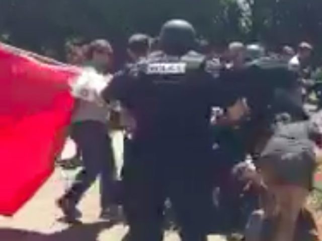 Sacramento anti-fa riot (Frances Wang / Screenshot / Twitter)