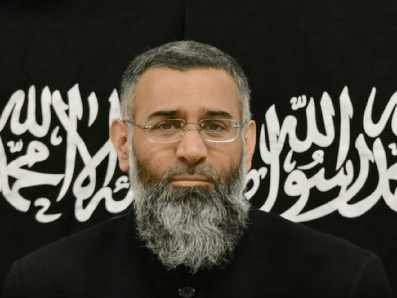 Anjem Choudary Deputy Who Fought in Syria Allowed Back into UK to Work