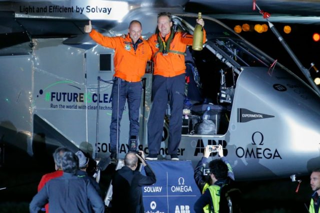 Andre Borschberg (R) and Bertrand Piccard are two thirds of the way through circumnavigati
